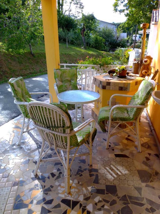 Apartman Sirena Pićan Exterior foto