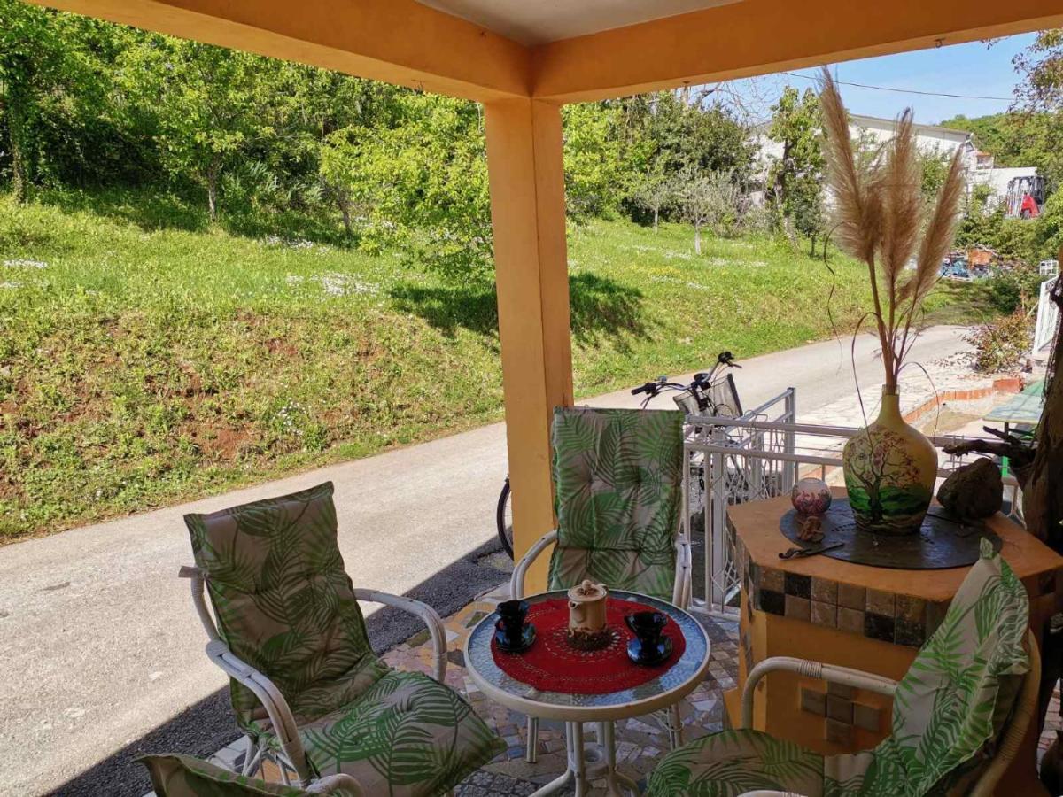 Apartman Sirena Pićan Exterior foto