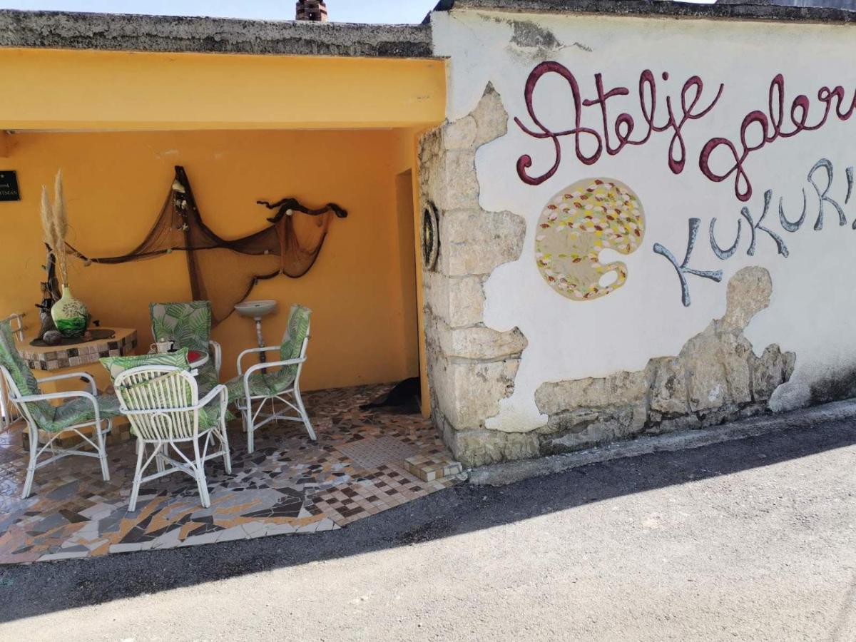 Apartman Sirena Pićan Exterior foto