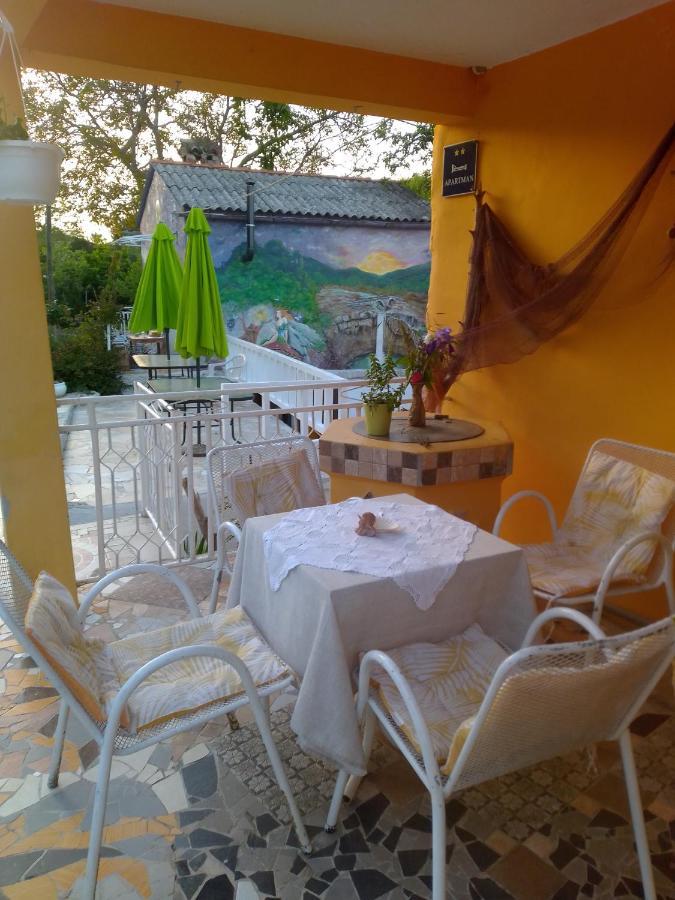 Apartman Sirena Pićan Exterior foto